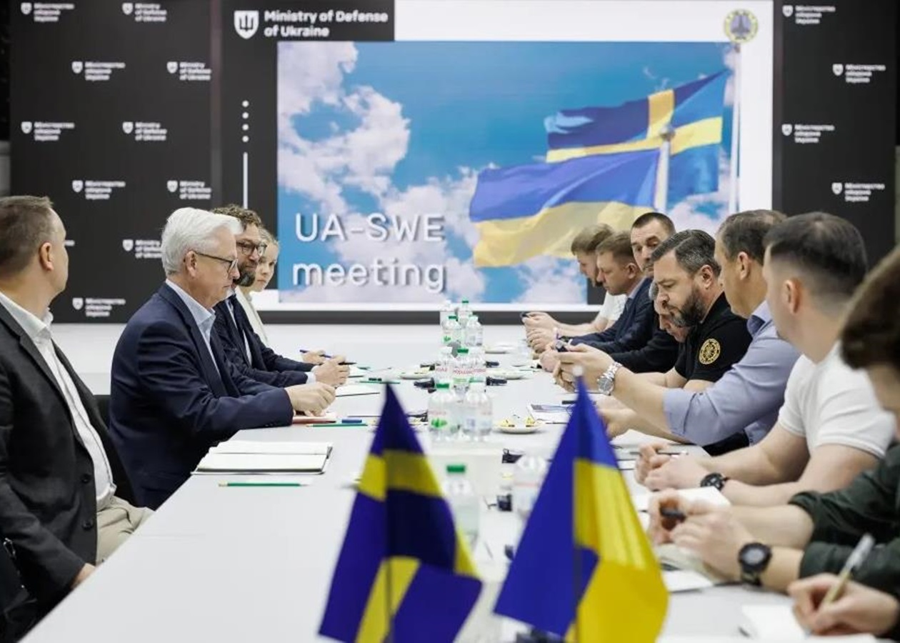 Україна та Швеція домовились про модернізацію літаків