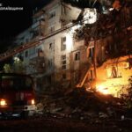У Миколаєві дрон поцілив у багатоповерхівку, є загиблий
