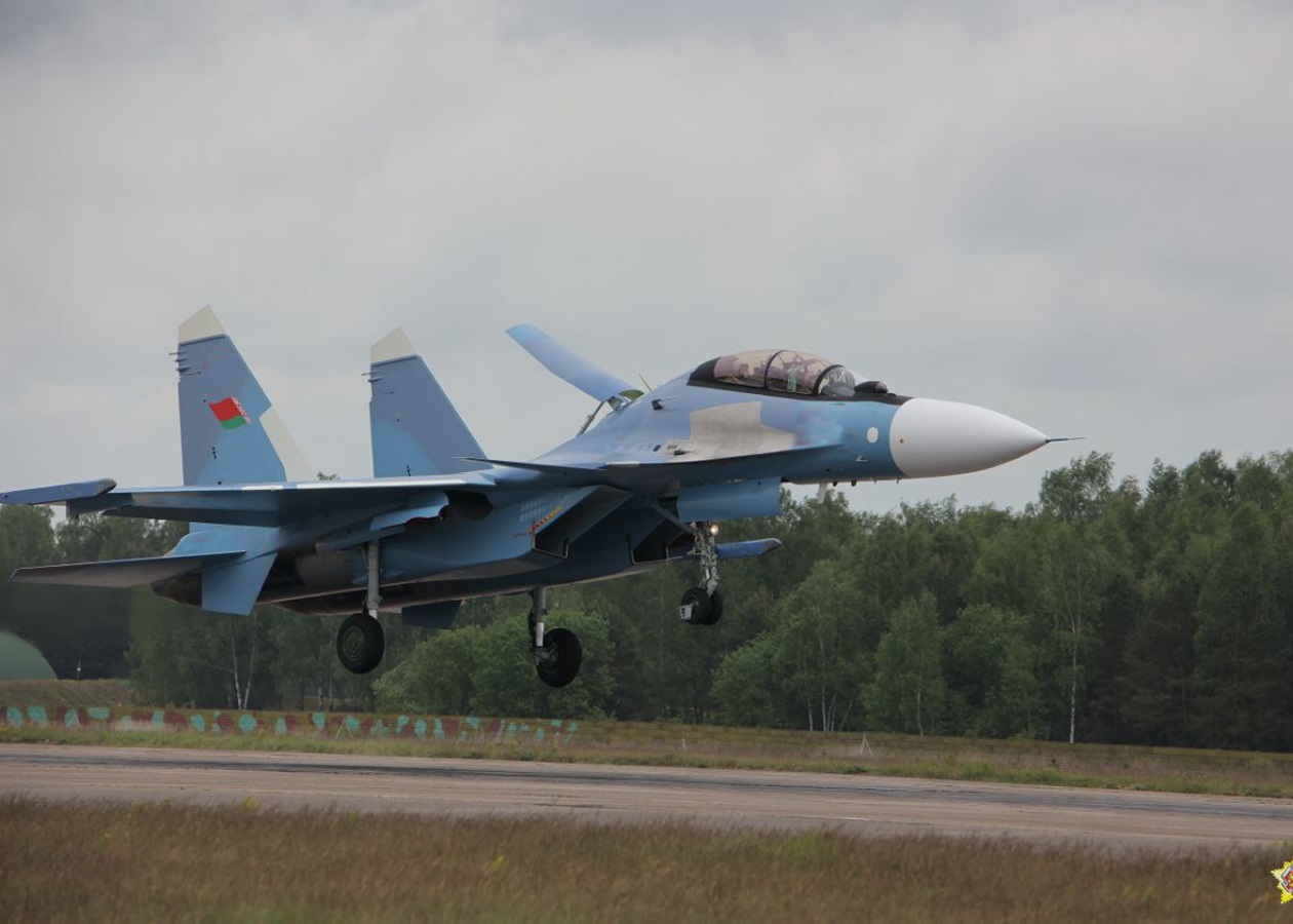 Росія передала Білорусі партію винищувачів