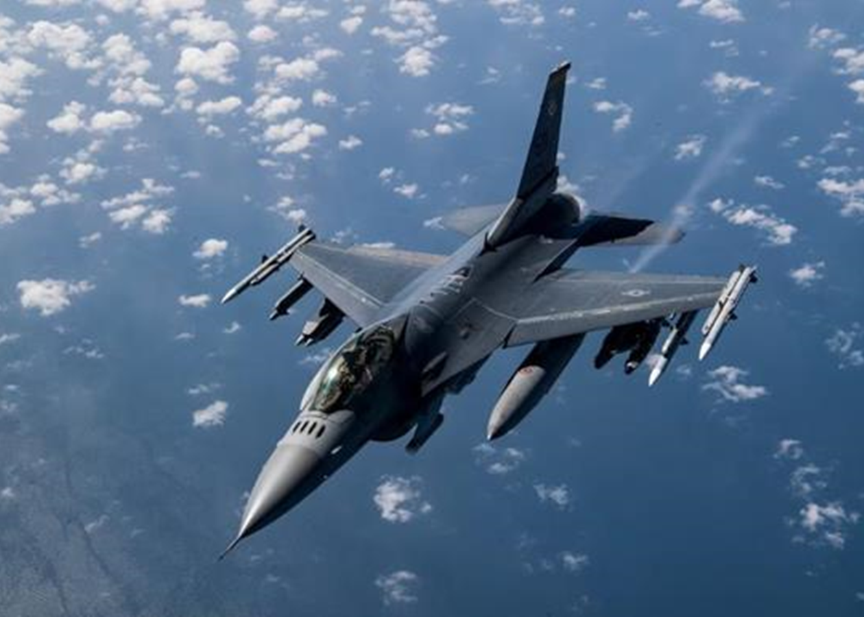 Український F-16 вперше збив літак РФ - ЗМІ