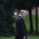 Путін урізав бюджет після падіння нафтових доходів