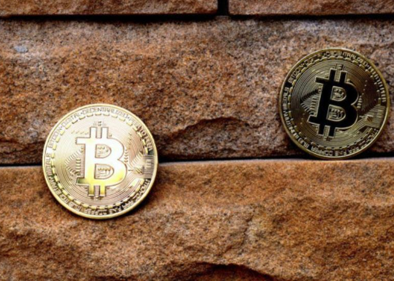Криптовалюта Bitcoin продовжує зростати в ціні