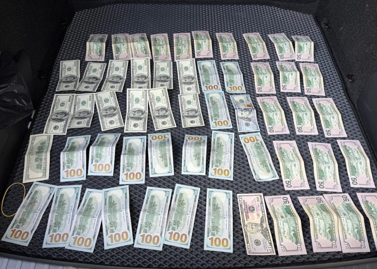 На Закарпатті прикордонник відмовився від хабаря у $10 тисяч