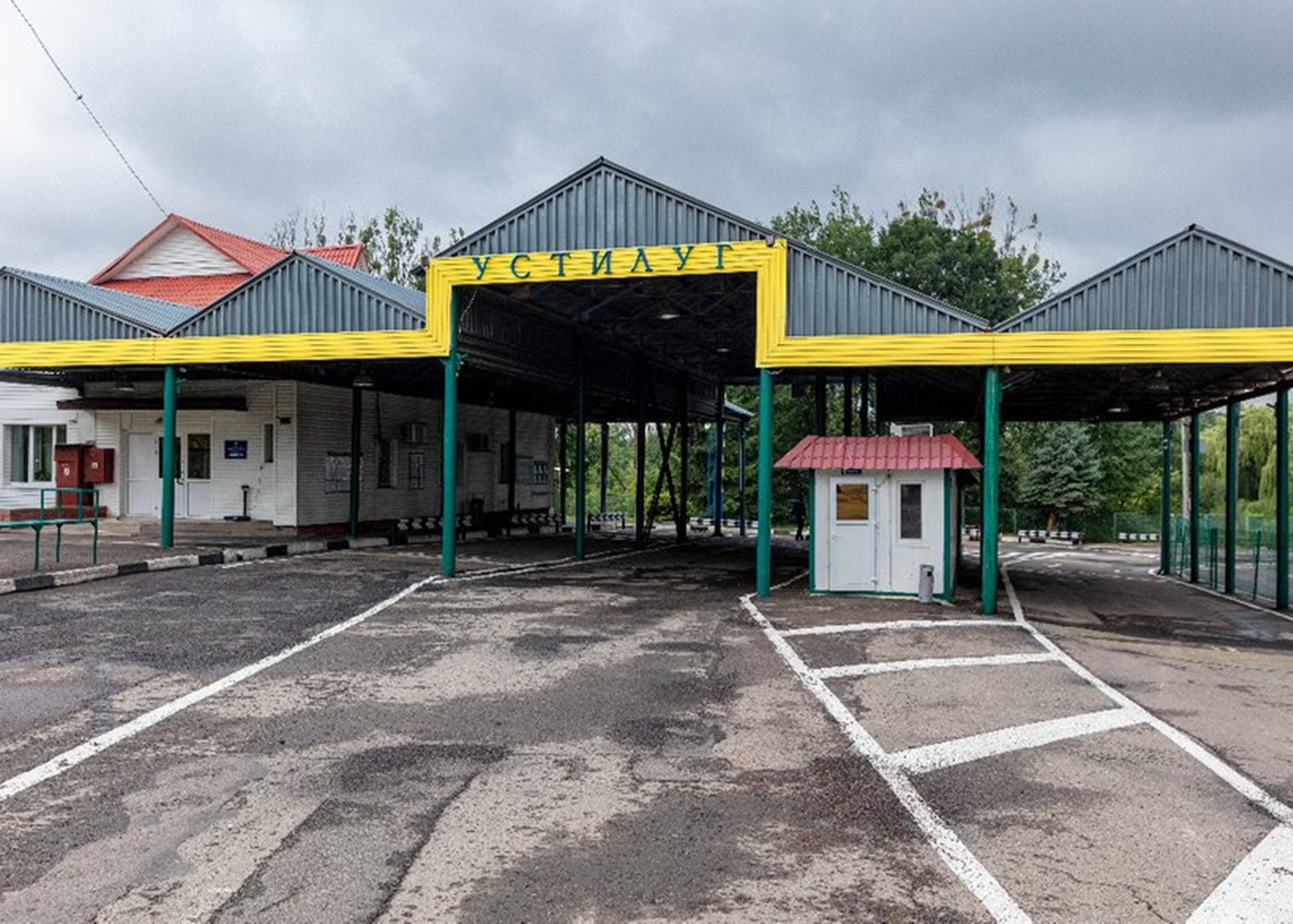 Українцям радять тимчасово уникати перетину кордону з Польщею в Устилузі
