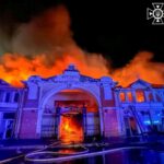 Атака дронів: в Одесі палає ринок Привоз