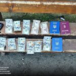 Прикордонник відмовився від хабаря у 320 тисяч, викривши ухилянтів